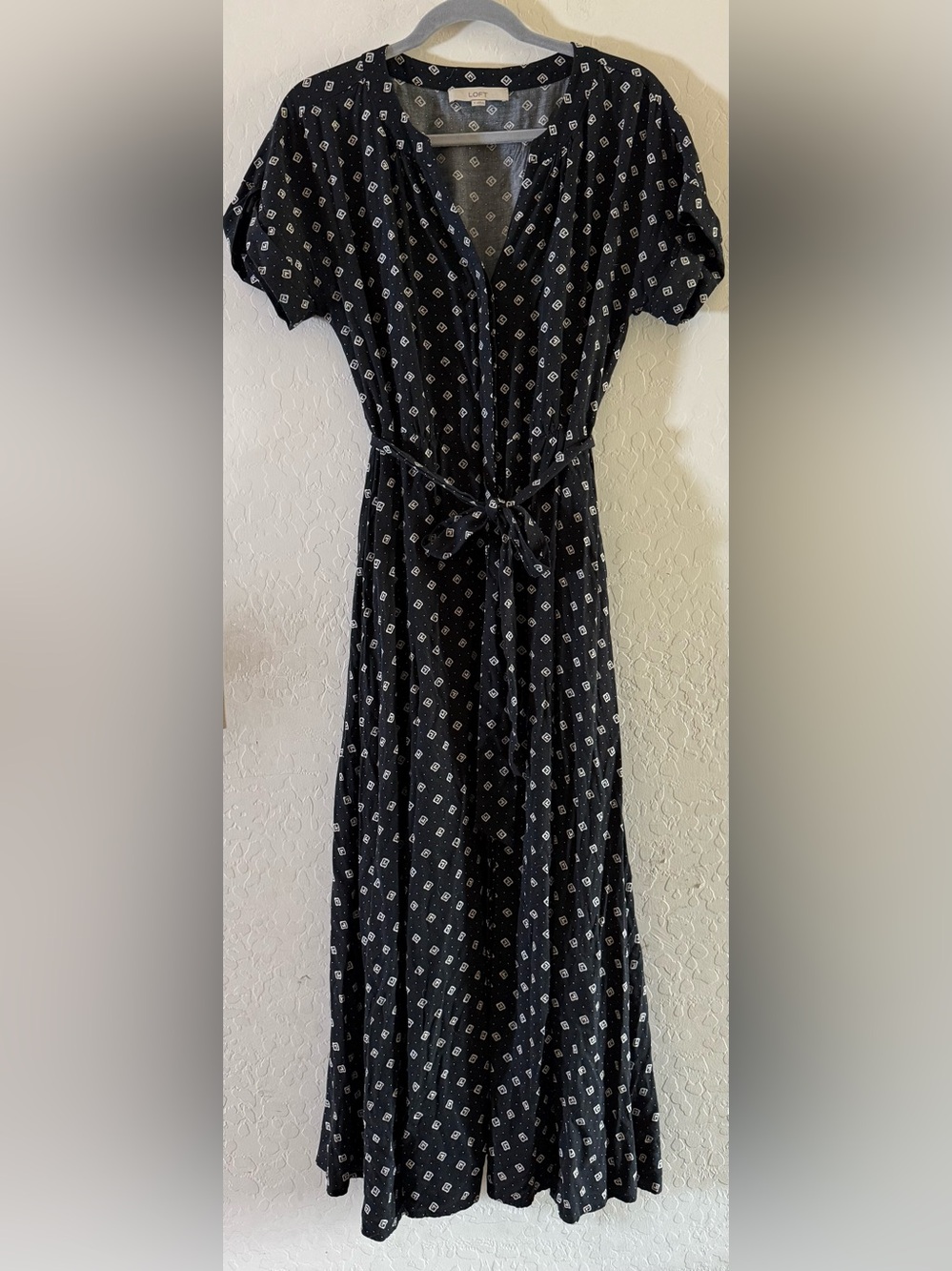 LOFT, size 6, black short-sleeve button-front midi dress